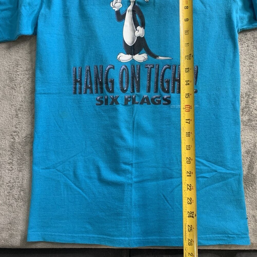 Vintage Six Flags Shirt Mens M Sylvester 1997 Hang On Tight Looney Tunes *FLAW - Picture 4 of 10